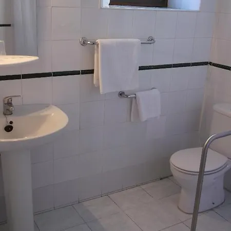 Atlantida Guest house *