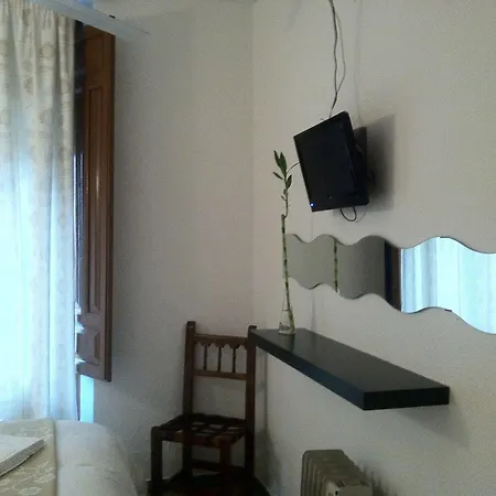 Atlantida Guest house *
