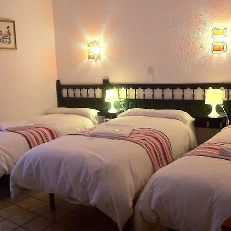 Atlantida Guest house *