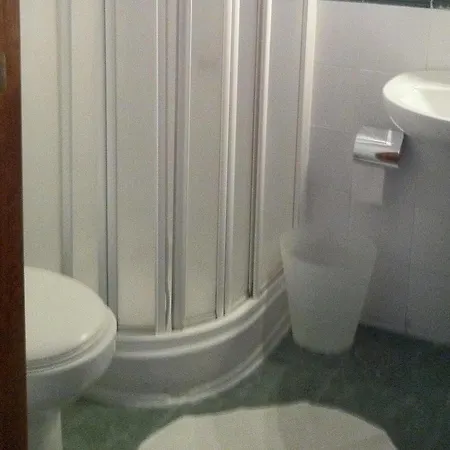 Atlantida Guest house *